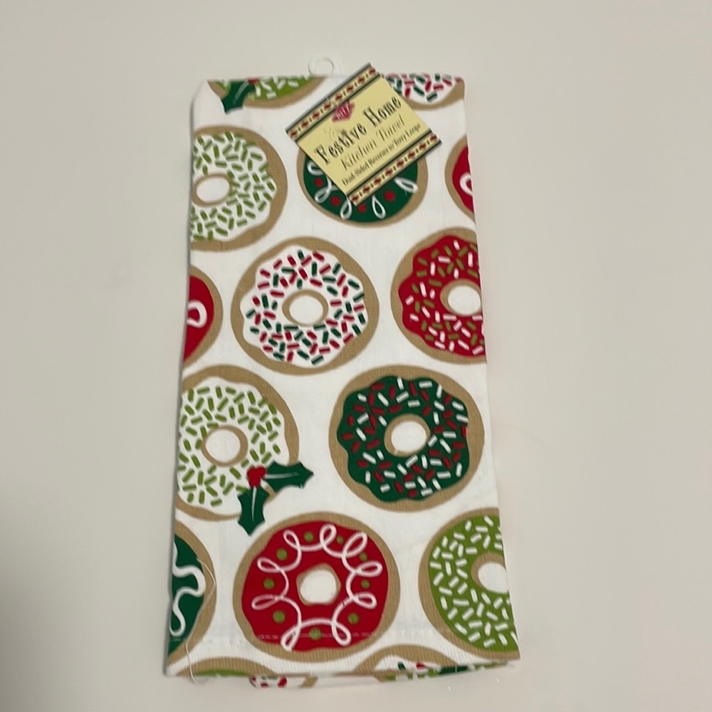 Festive Home Kitchen Towel Size 26 1/2 x 16 1/2 Christmas